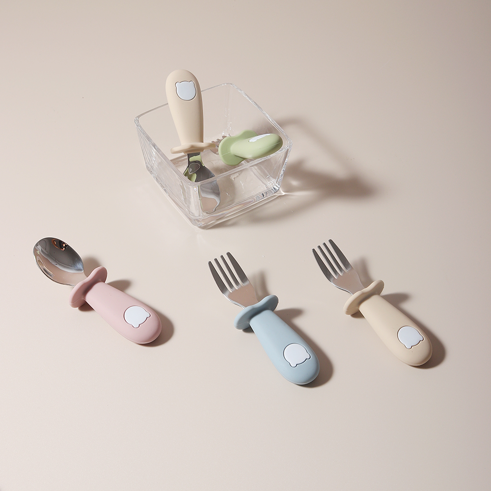 Baby Panda Shape Silicone Spoo - Baby Food Utensil recension och pris